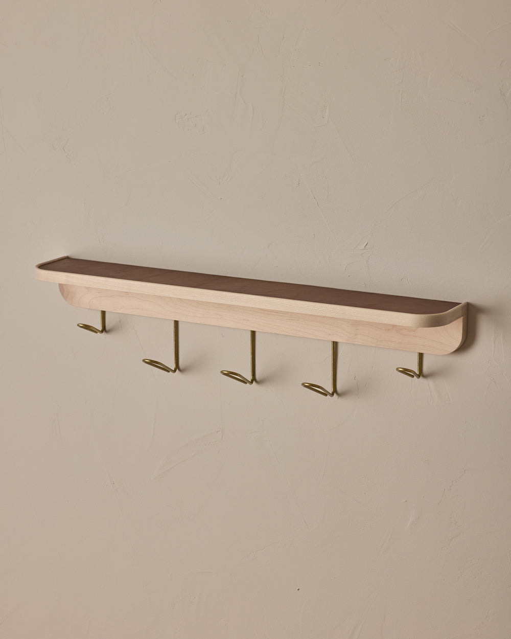 #size_large #leather-finish_cognac #wood-finish_clear maple