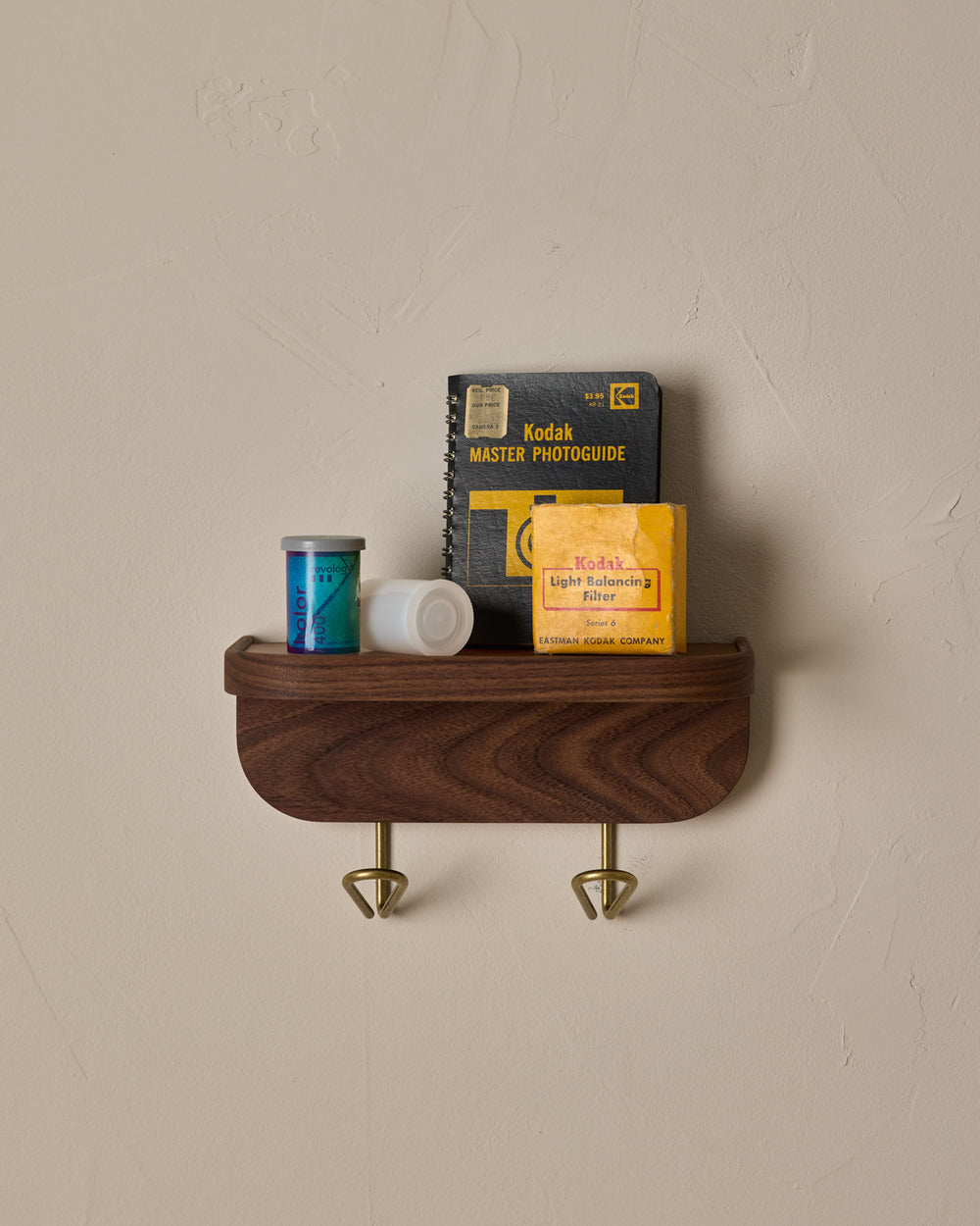 #size_small #leather-finish_cognac #wood-finish_black walnut