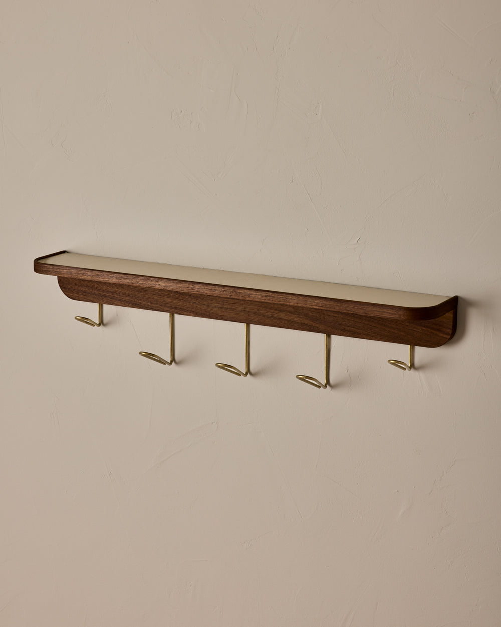 #size_large #leather-finish_eggshell #wood-finish_black walnut
