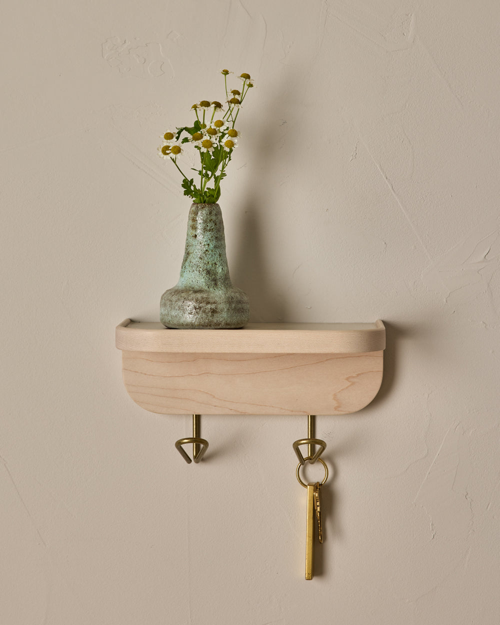#size_small #leather-finish_eggshell #wood-finish_clear maple