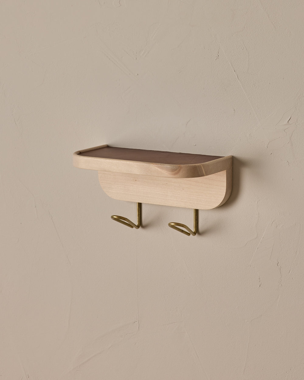 #size_small #leather-finish_cognac #wood-finish_clear maple