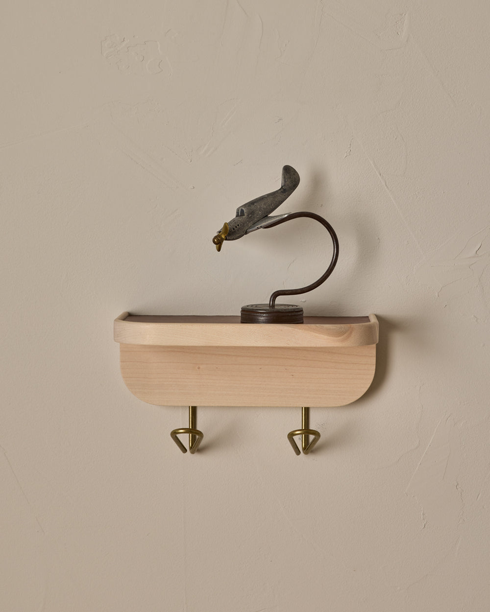 #size_small #leather-finish_cognac #wood-finish_clear maple