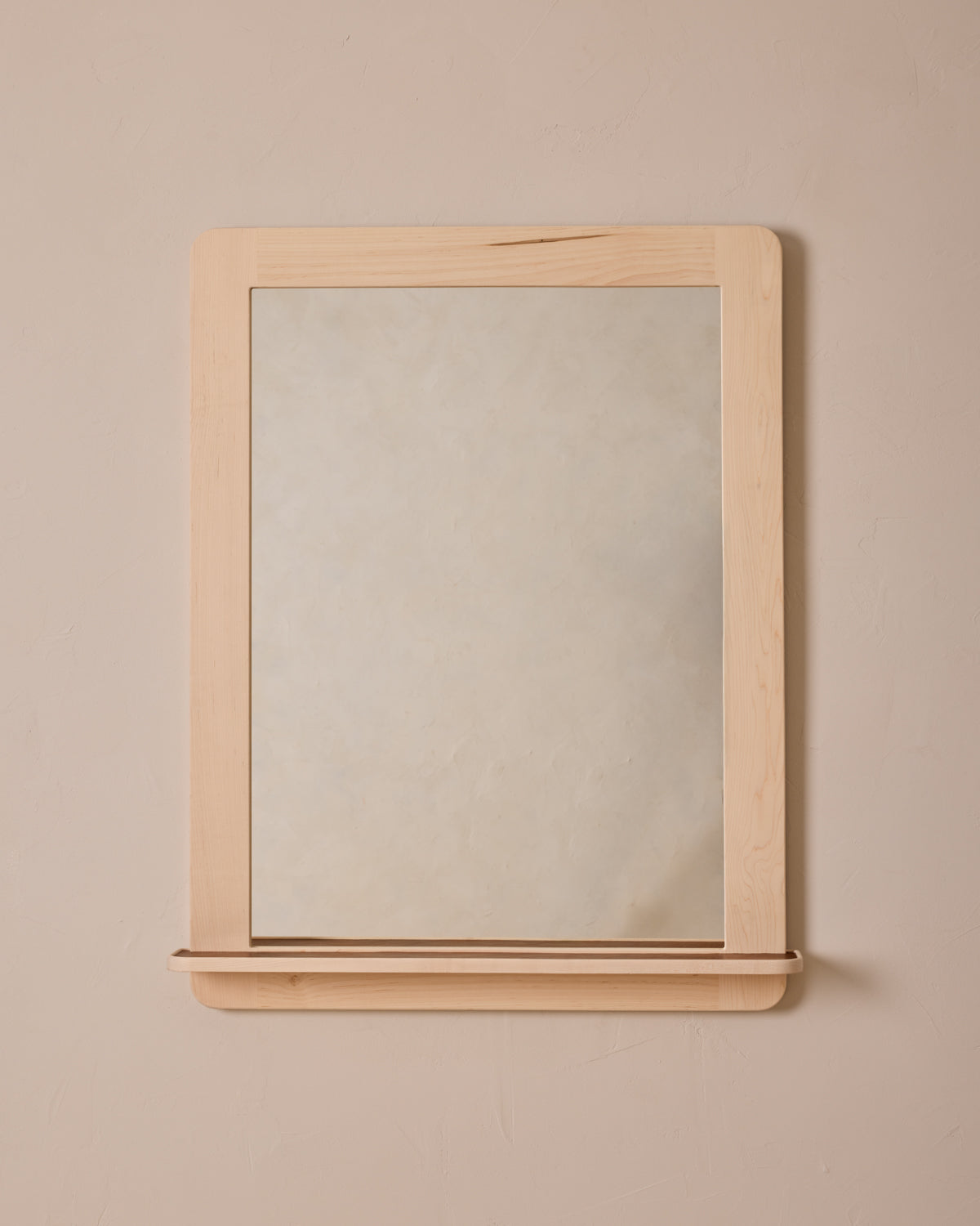 #size_large #wood-finish_clear maple #leather-finish_cognac