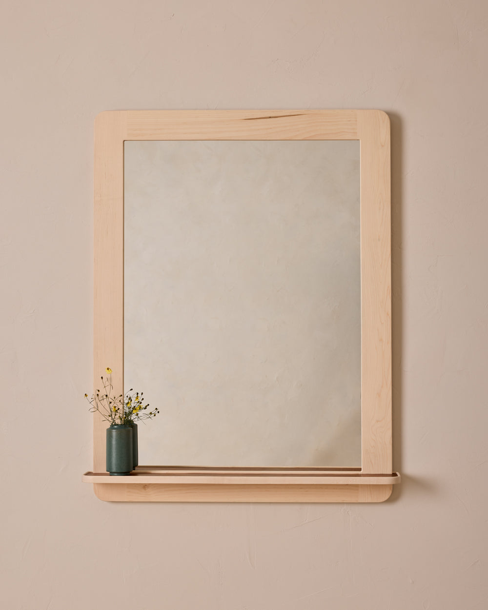 #size_large #wood-finish_clear maple #leather-finish_cognac