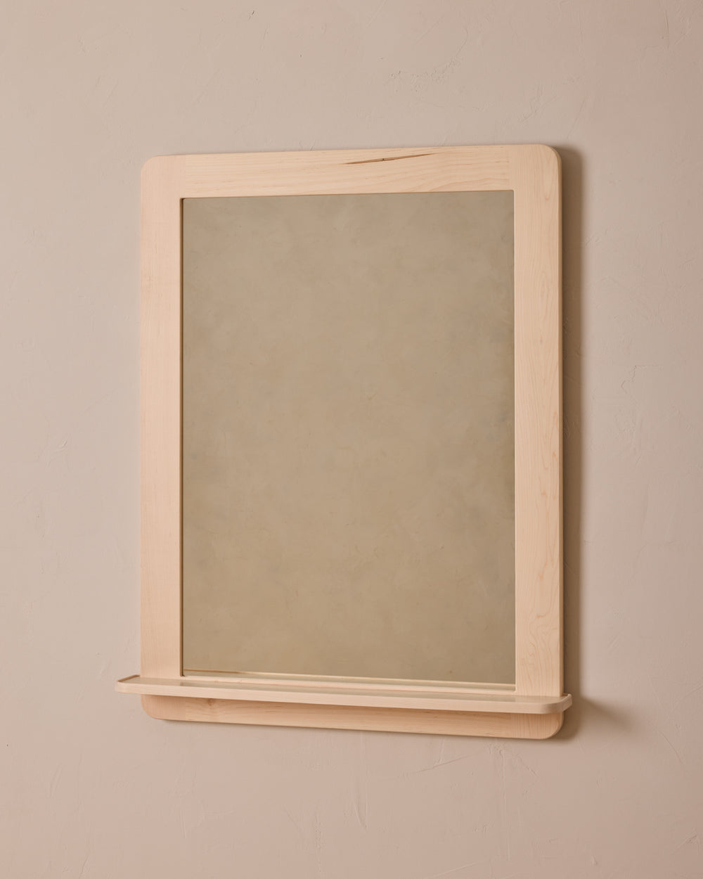 #size_large #wood-finish_clear maple #leather-finish_eggshell