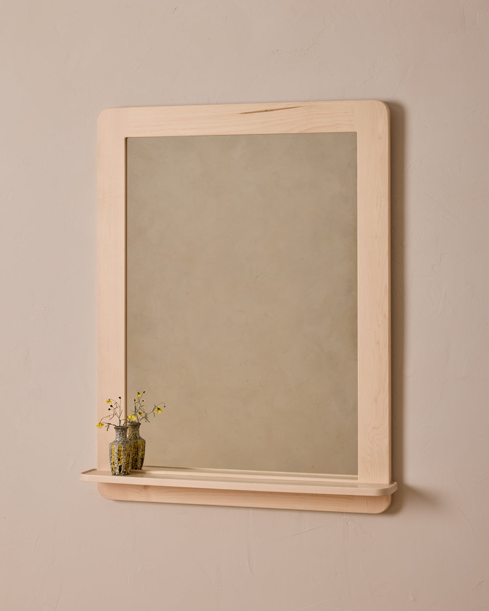 #size_large #wood-finish_clear maple #leather-finish_eggshell