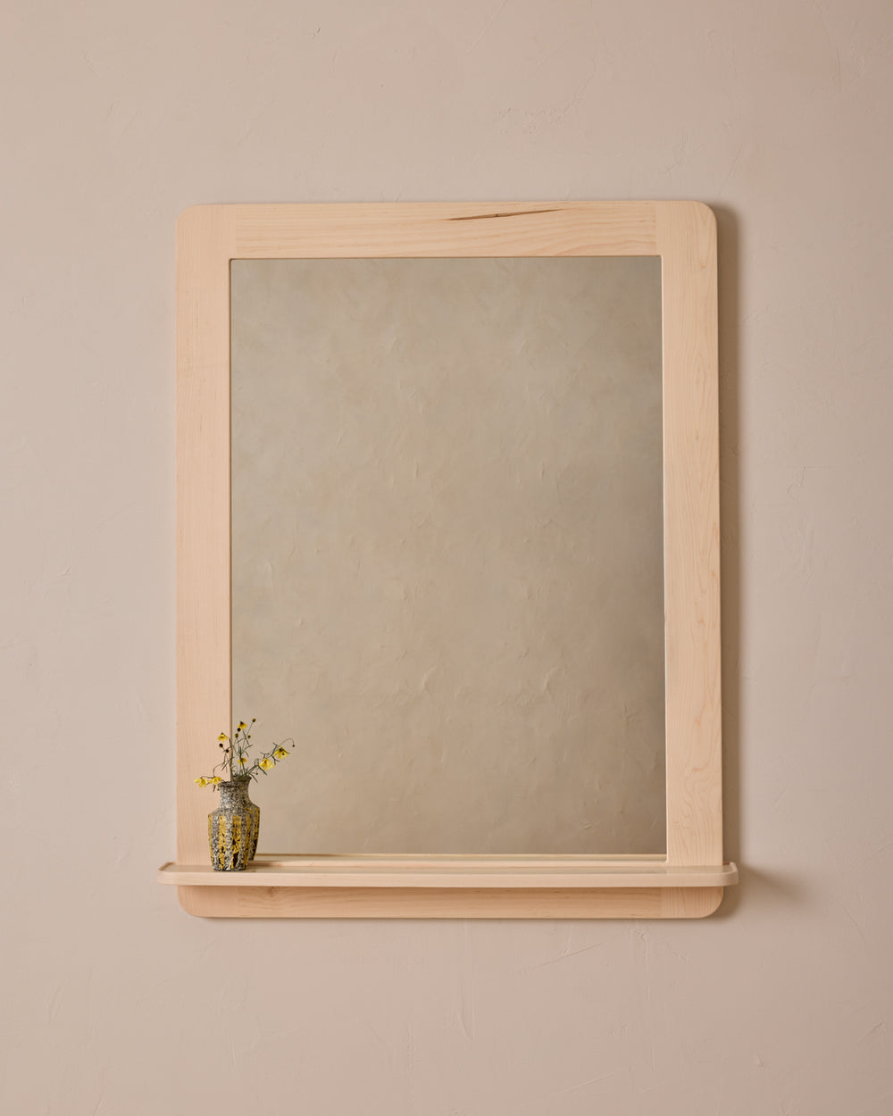 #size_large #wood-finish_clear maple #leather-finish_eggshell