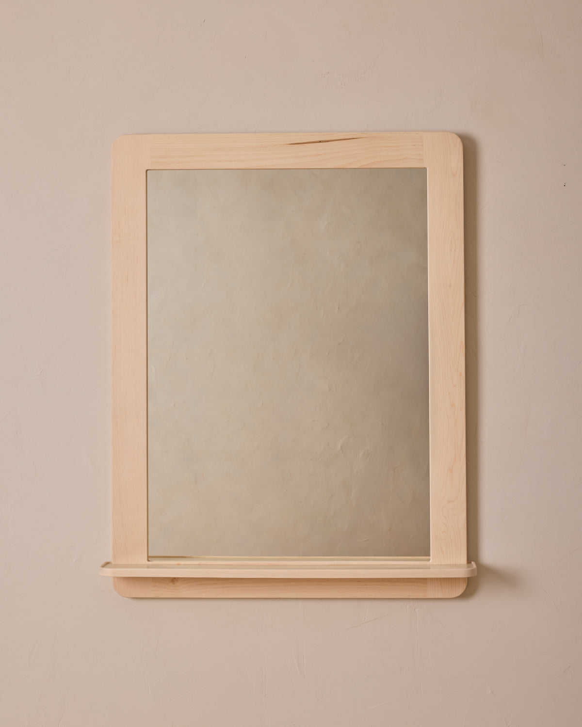 #size_large #wood-finish_clear maple #leather-finish_eggshell