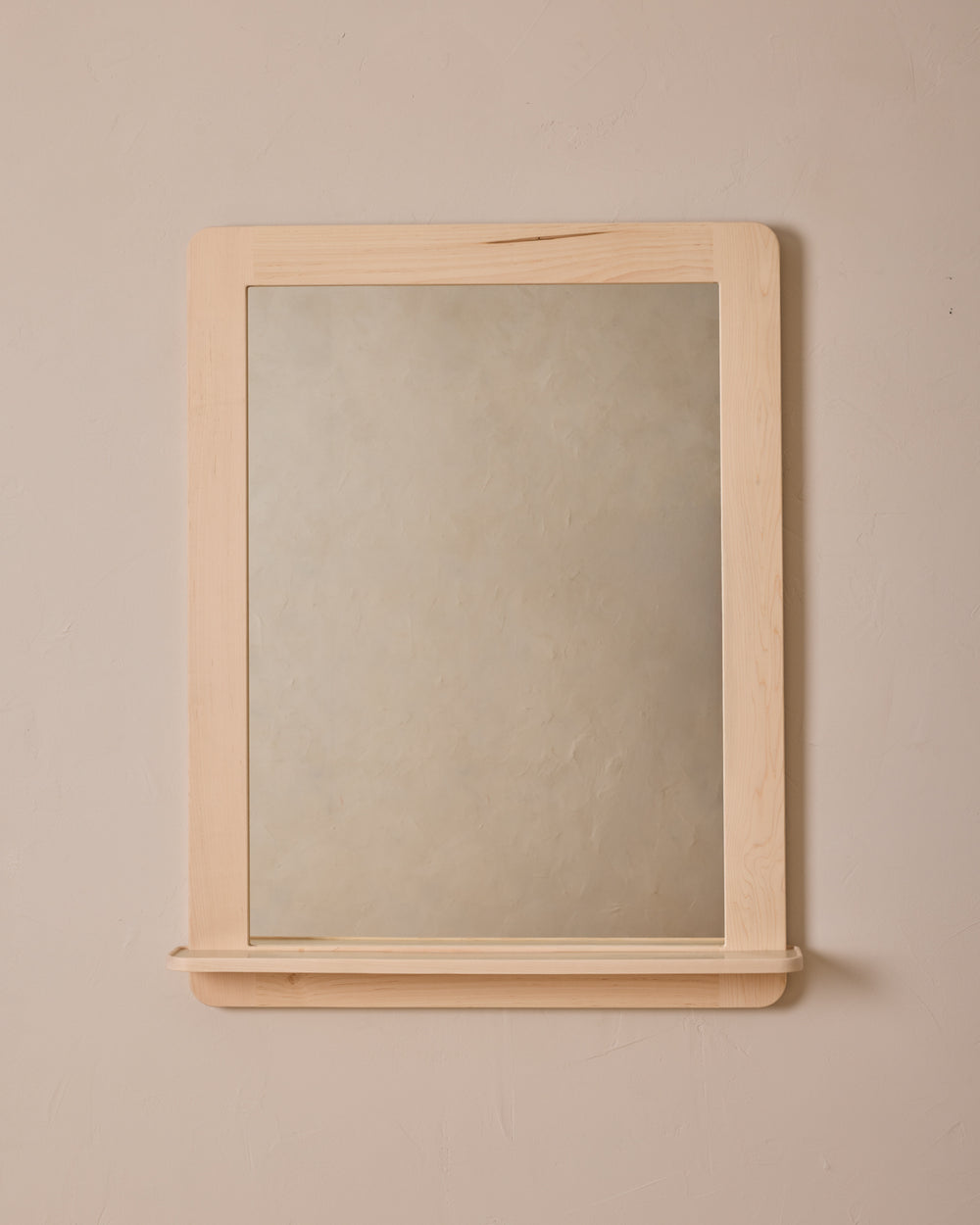 #size_large #wood-finish_clear maple #leather-finish_eggshell