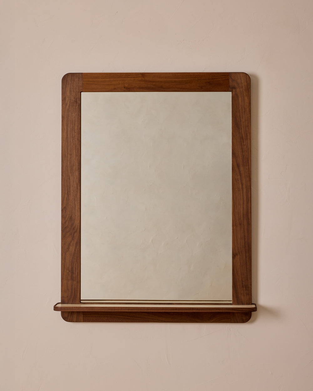 #size_large #wood-finish_black walnut #leather-finish_eggshell