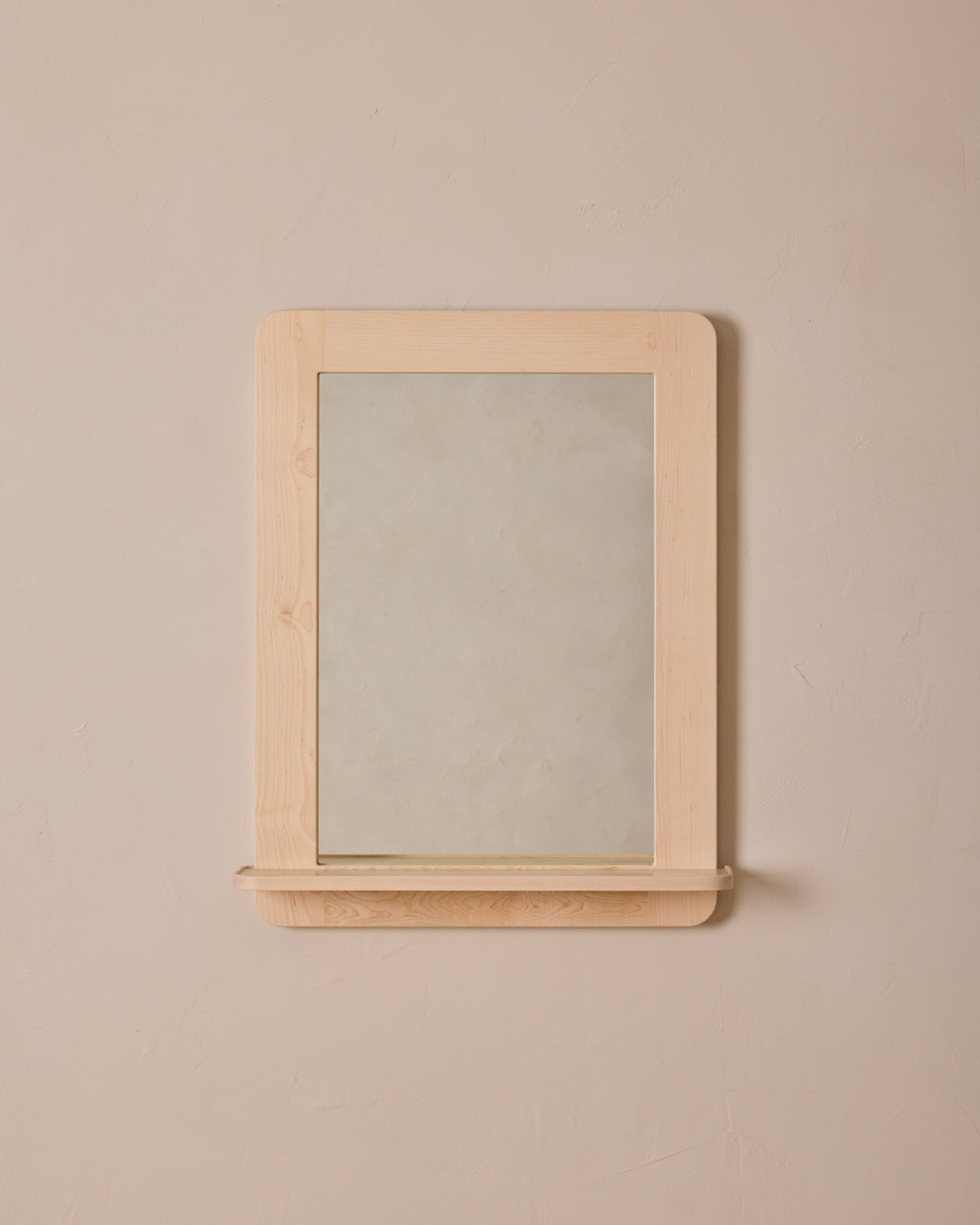 #size_medium #wood-finish_clear maple #leather-finish_eggshell
