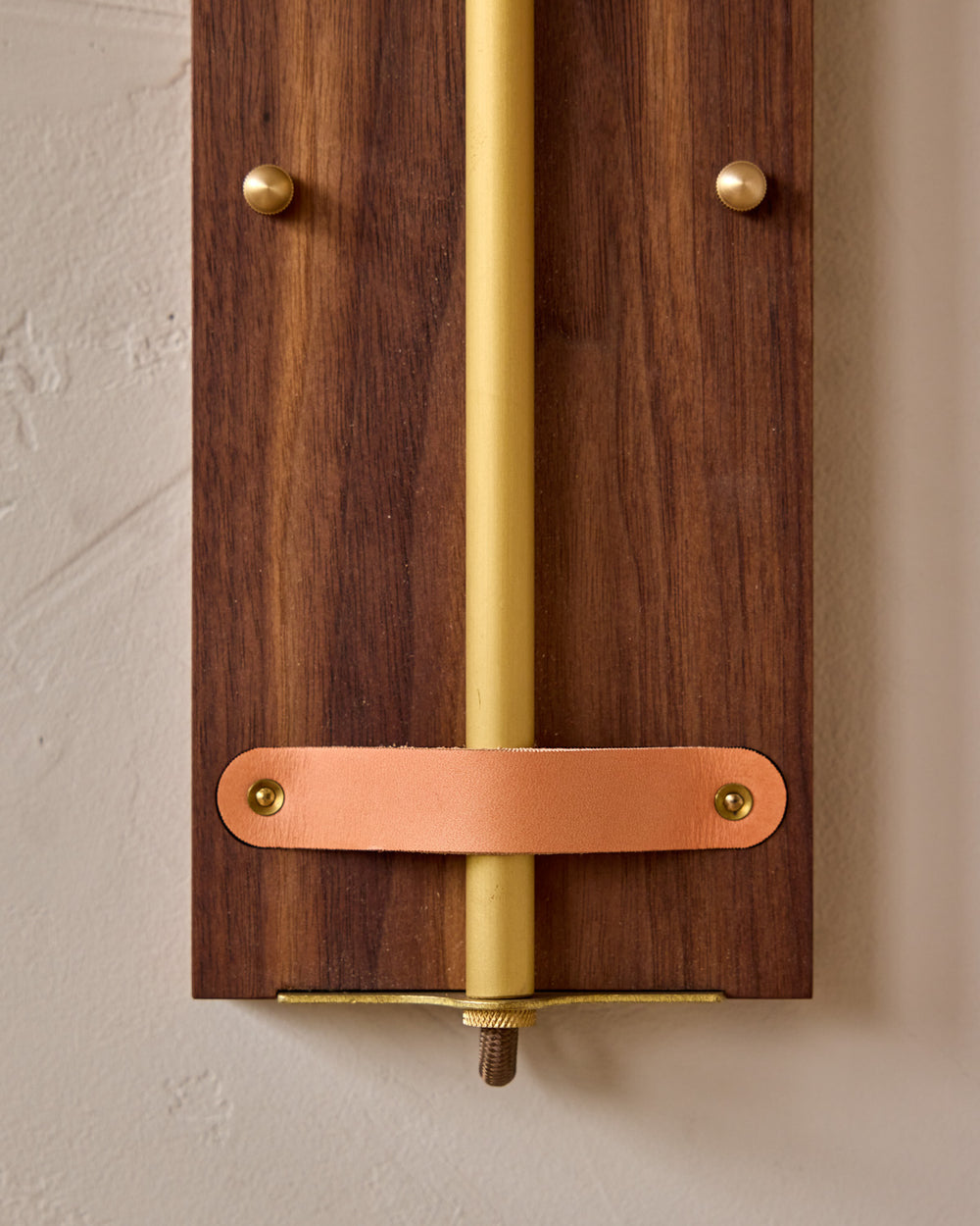 #leather-finish_natural harness #wood-finish_black walnut #wiring_hardwired