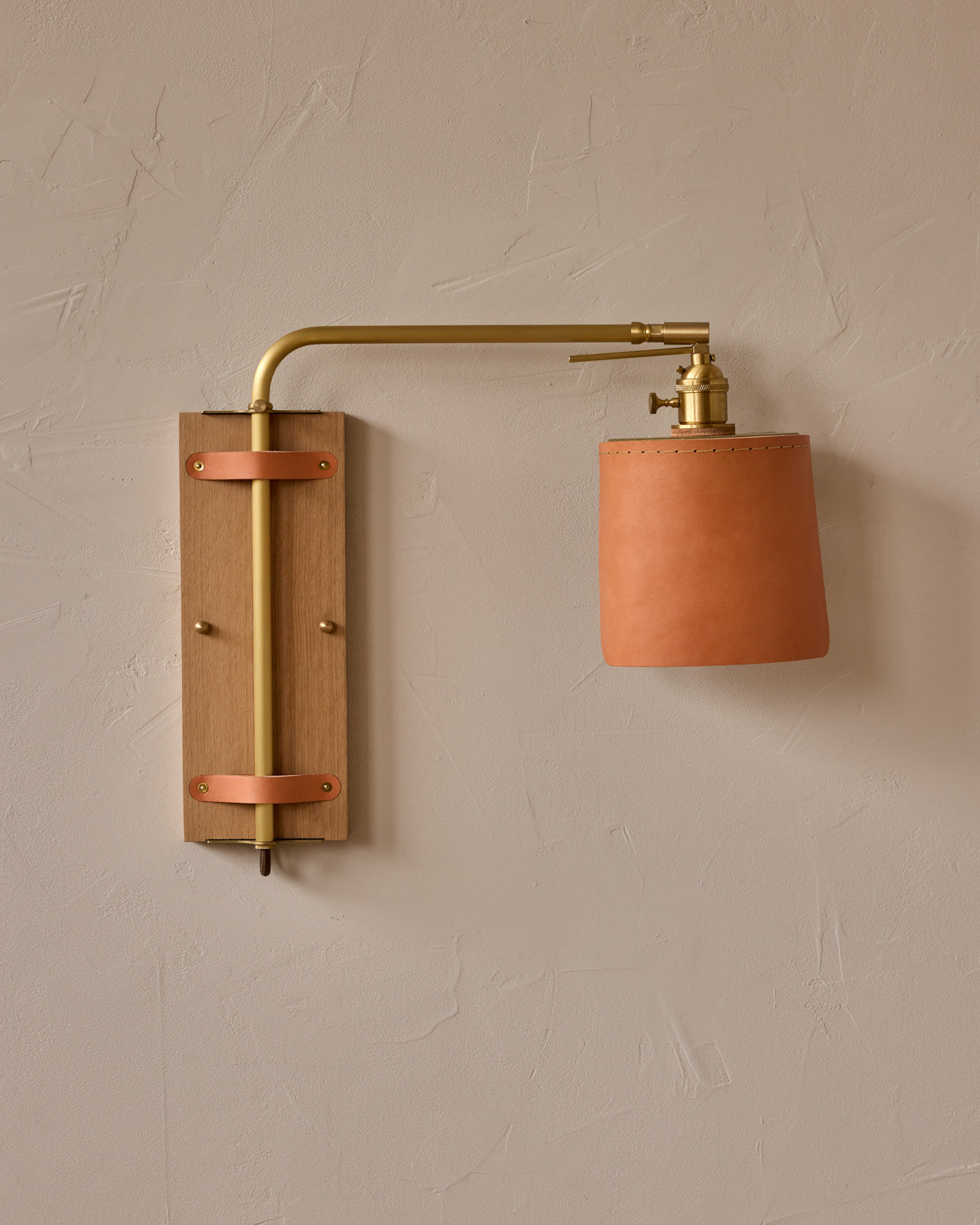 #leather-finish_natural harness #wood-finish_white oak #wiring_hardwired