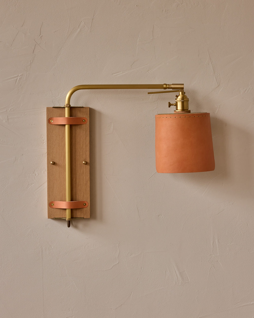 #leather-finish_natural harness #wood-finish_white oak #wiring_hardwired