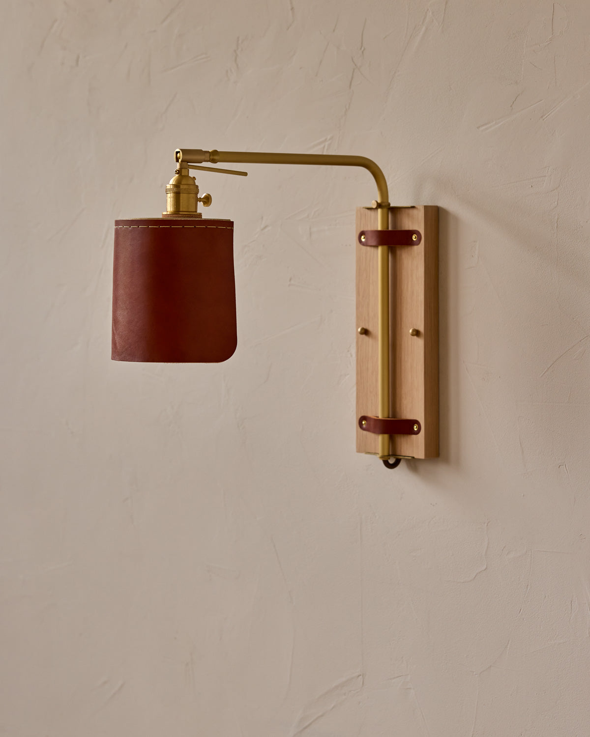 #leather-finish_tan harness #wood-finish_white oak #wiring_hardwired