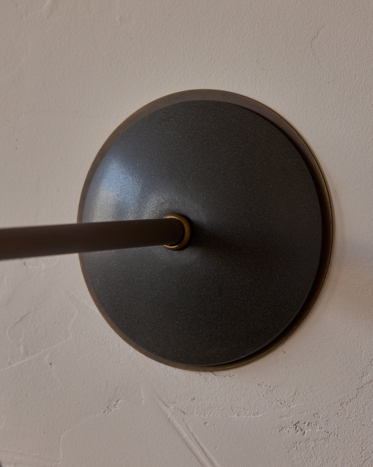 #shade-finish_almost black ceramic
#metal-finish_antique brass
#globe_milk glass