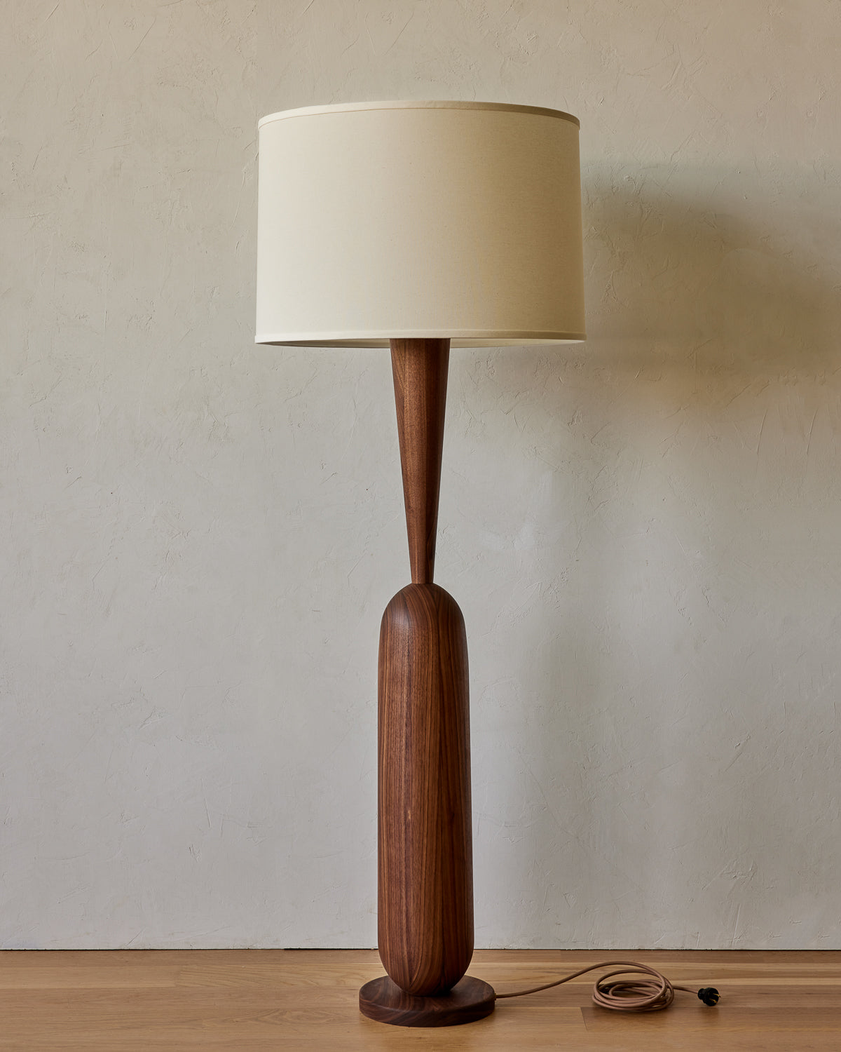 #wood-finish_black walnut
#shade-color_ivory linen