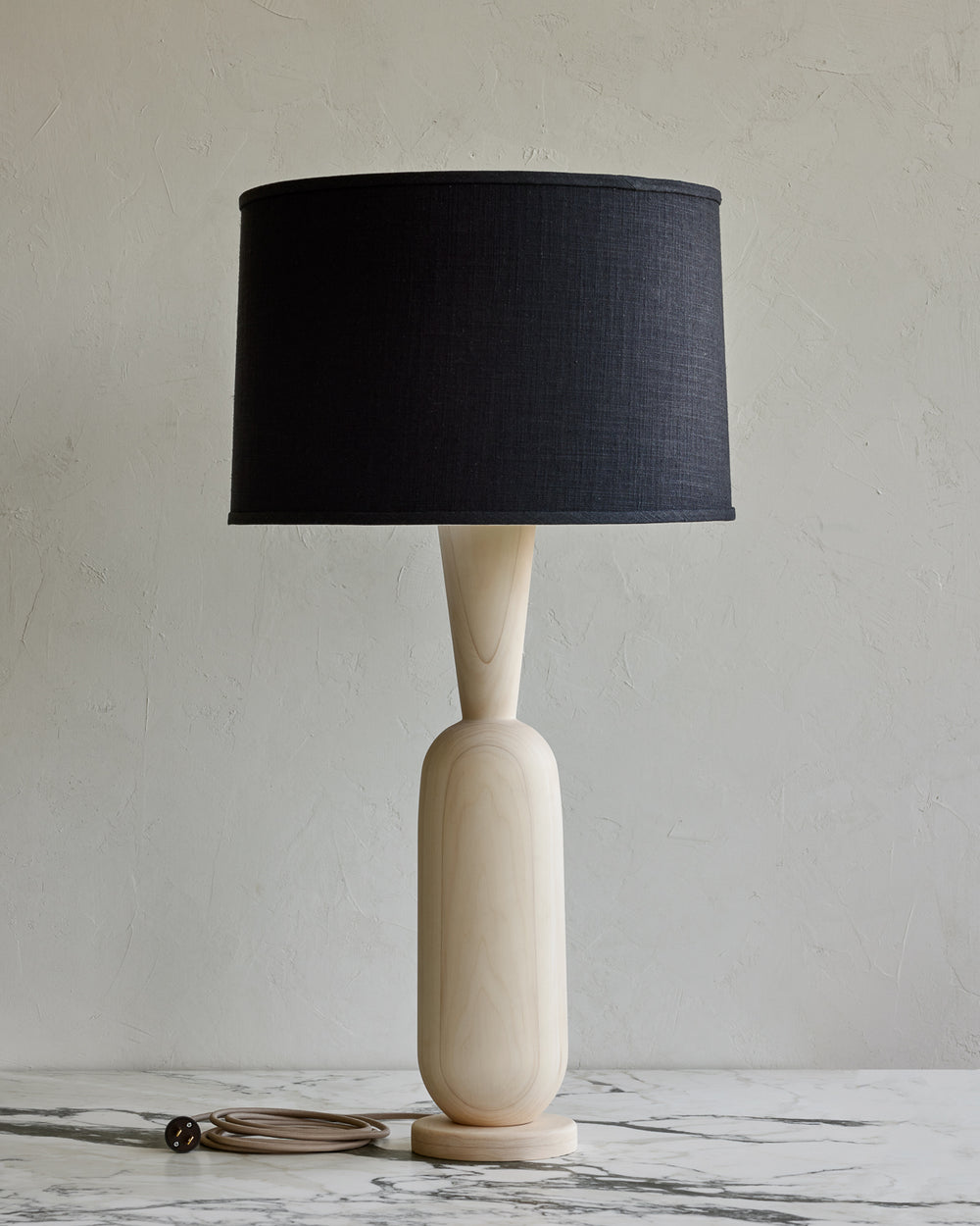 #wood-finish_aspen
#shade-color_black linen