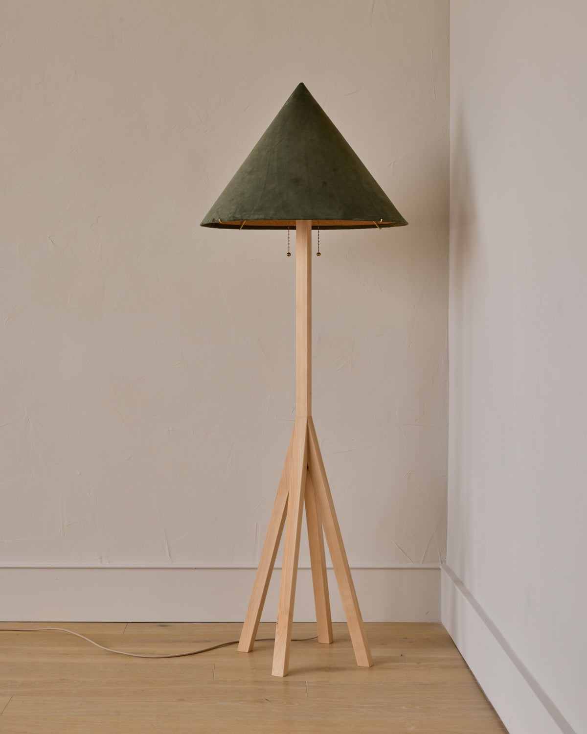 #shade-finish_loden suede
#wood-finish_clear maple