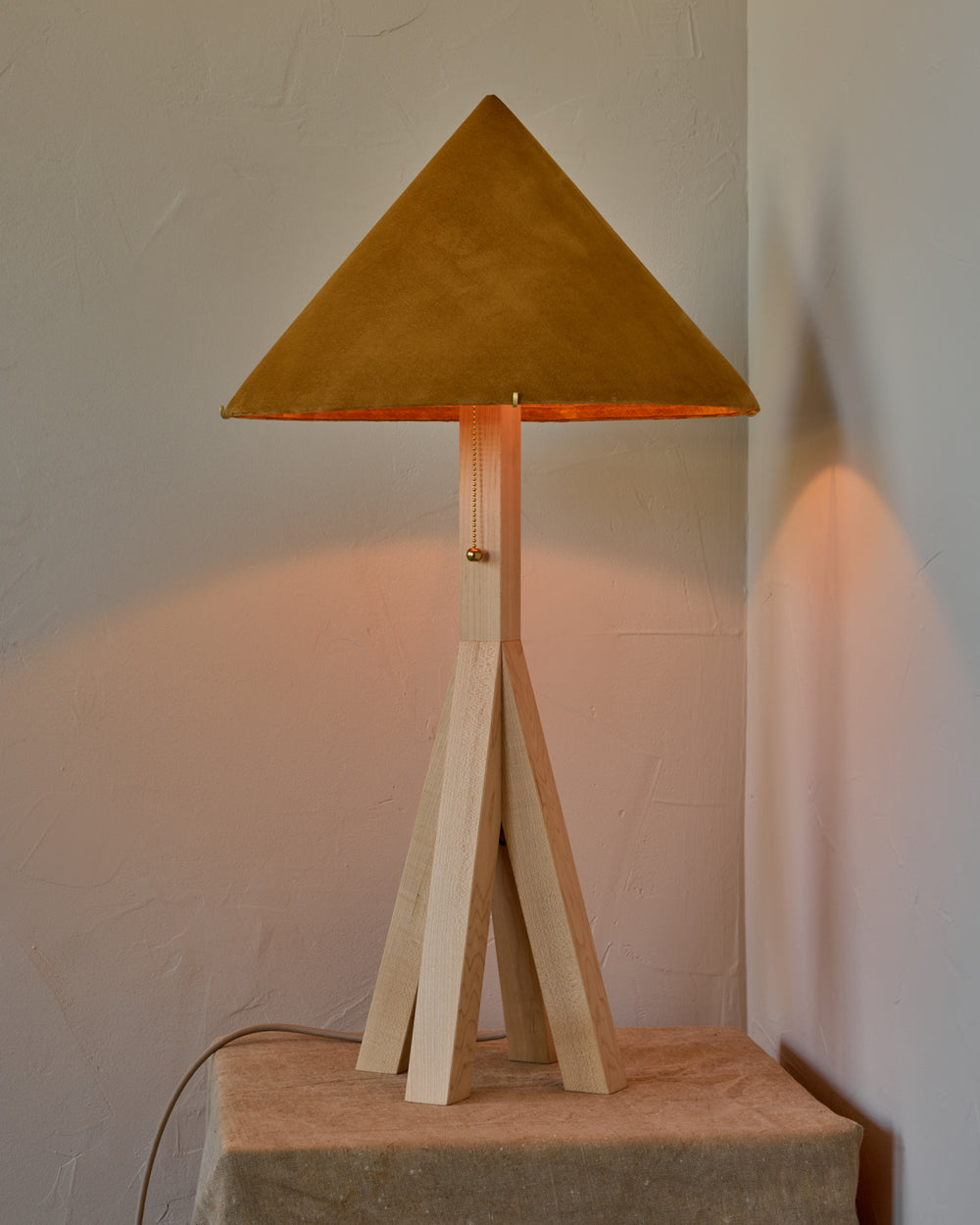 #shade-finish_camel suede
#wood-finish_clear maple