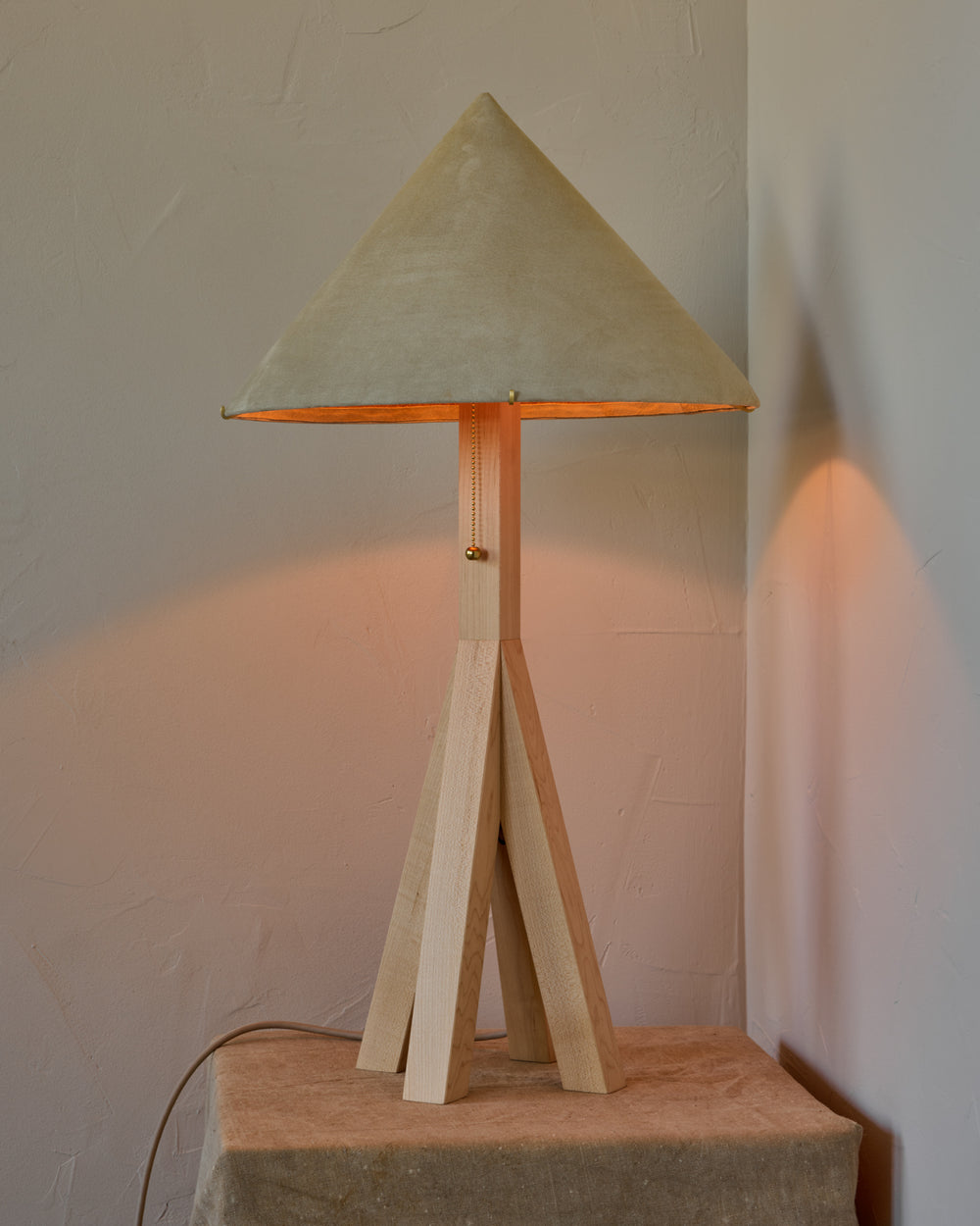#shade-finish_stone suede
#wood-finish_clear maple
