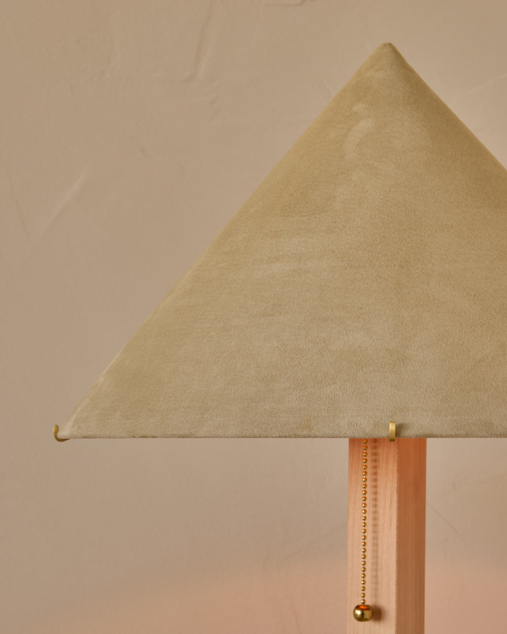#shade-finish_stone suede
#wood-finish_clear maple
