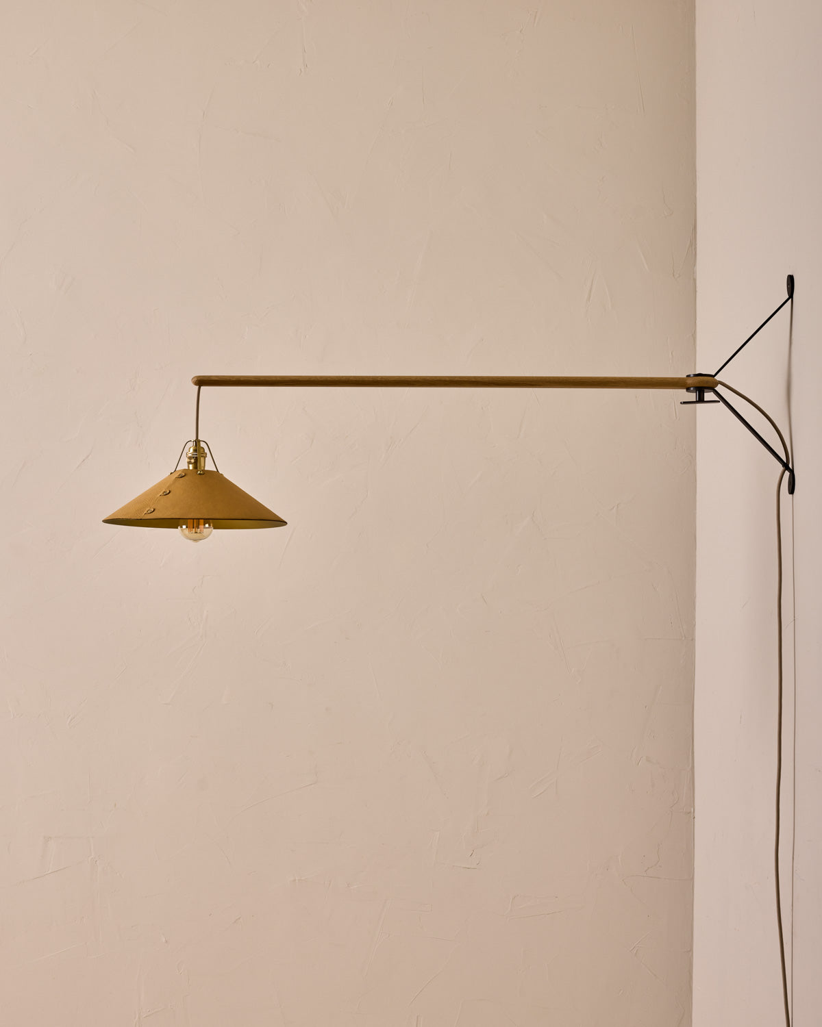 #leather-shade_natural  #size_large #wiring_plug-in