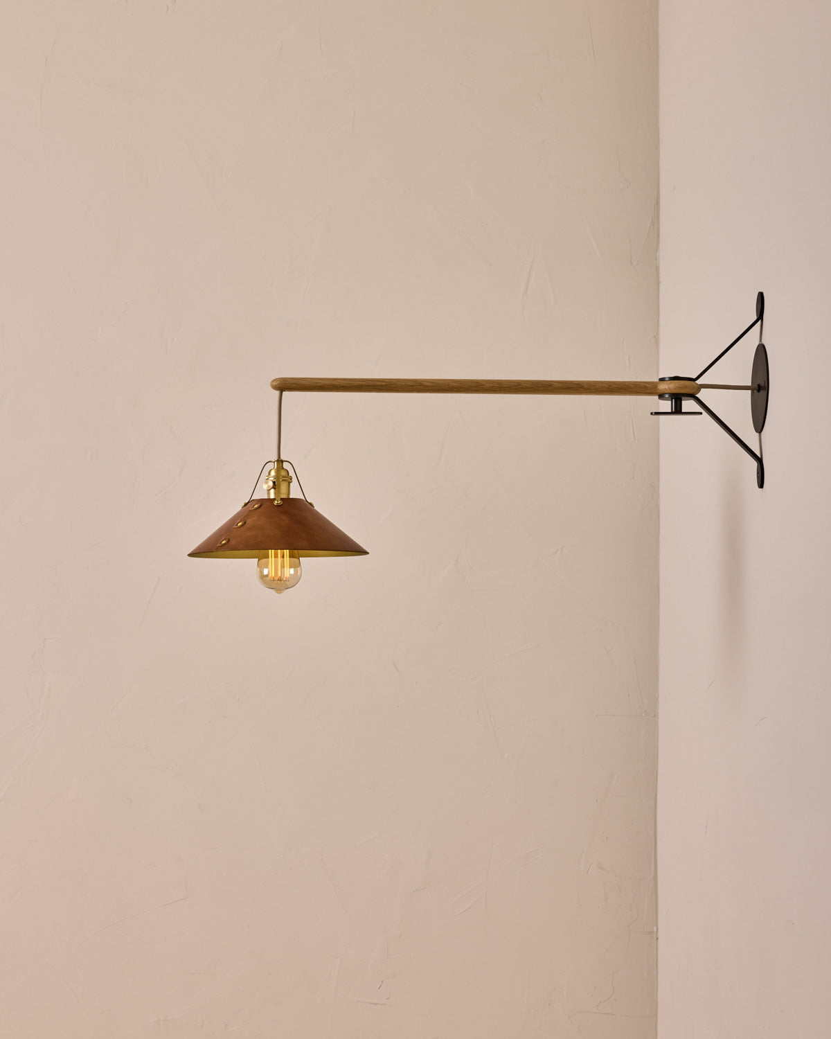 #leather-shade_cognac #size_medium #wiring_hardwired