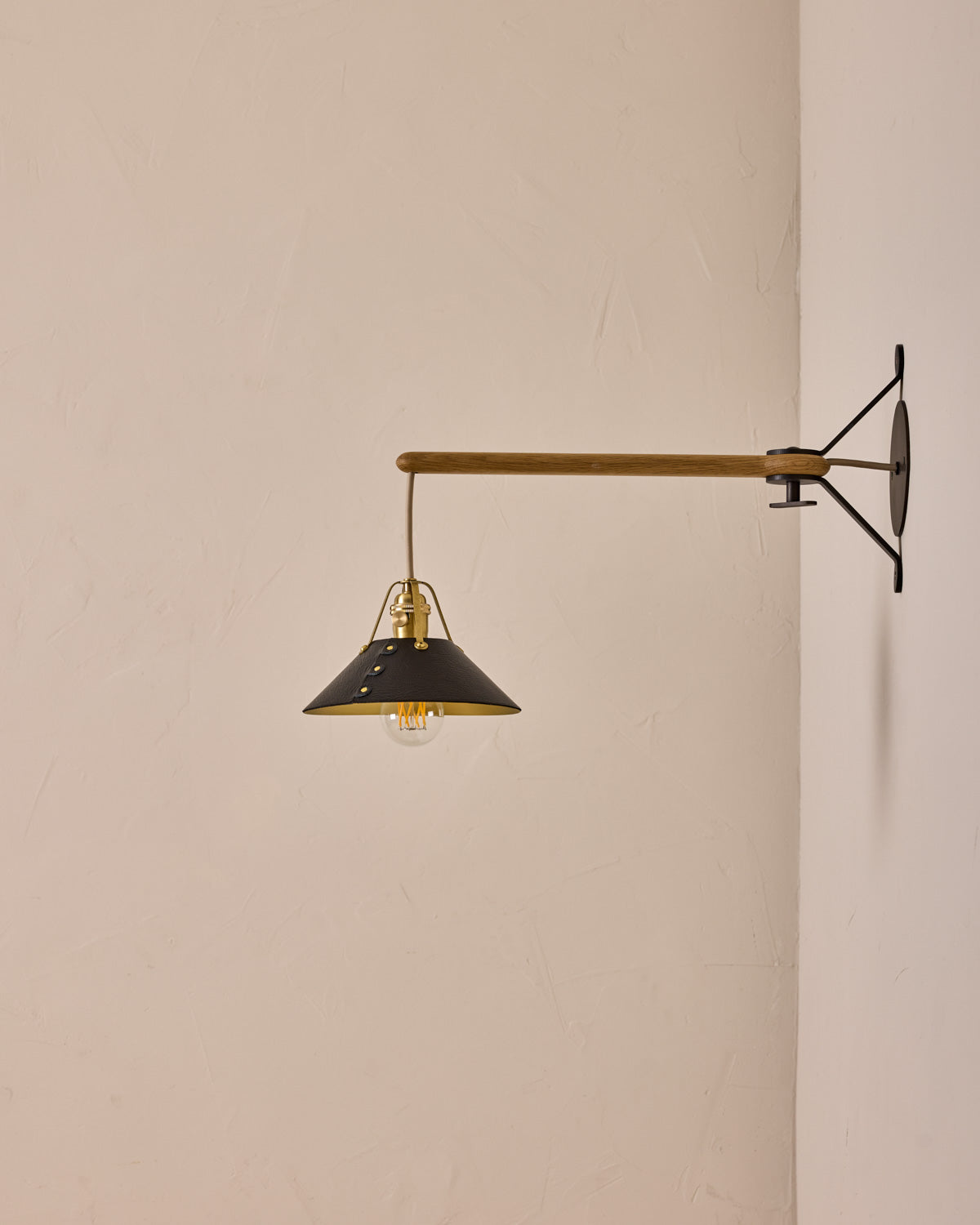 #leather-shade_black #size_small #wiring_hardwired