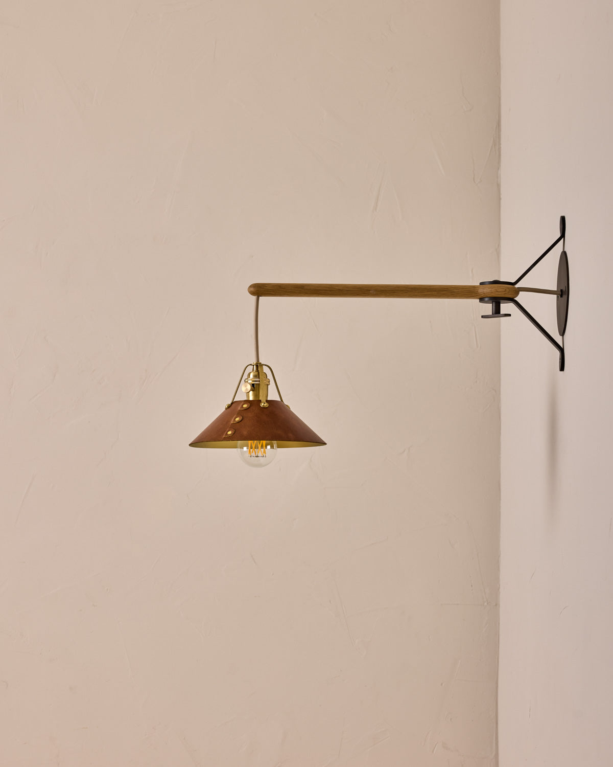 #leather-shade_cognac #size_small #wiring_hardwired