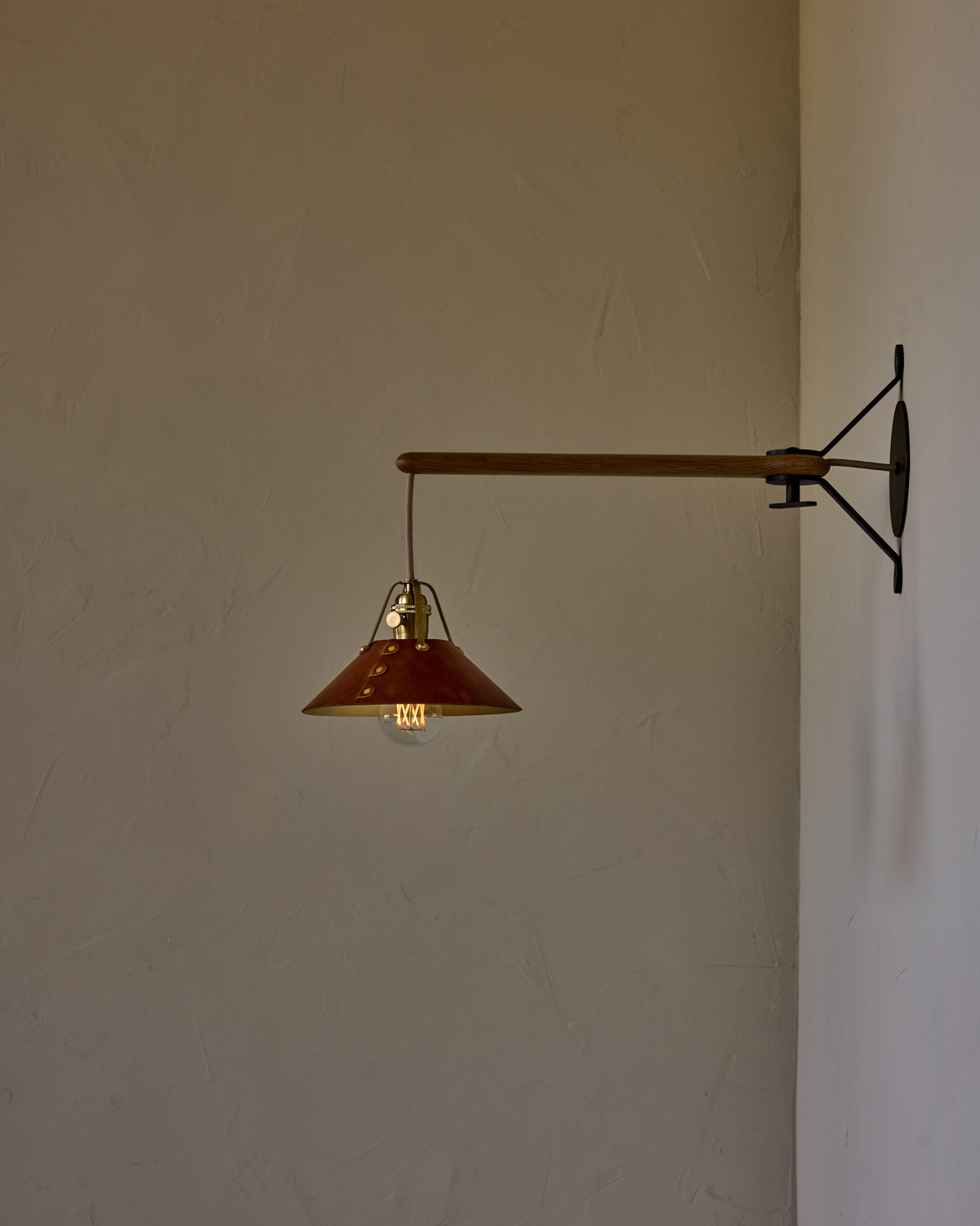 #leather-shade_cognac #size_small #wiring_hardwired